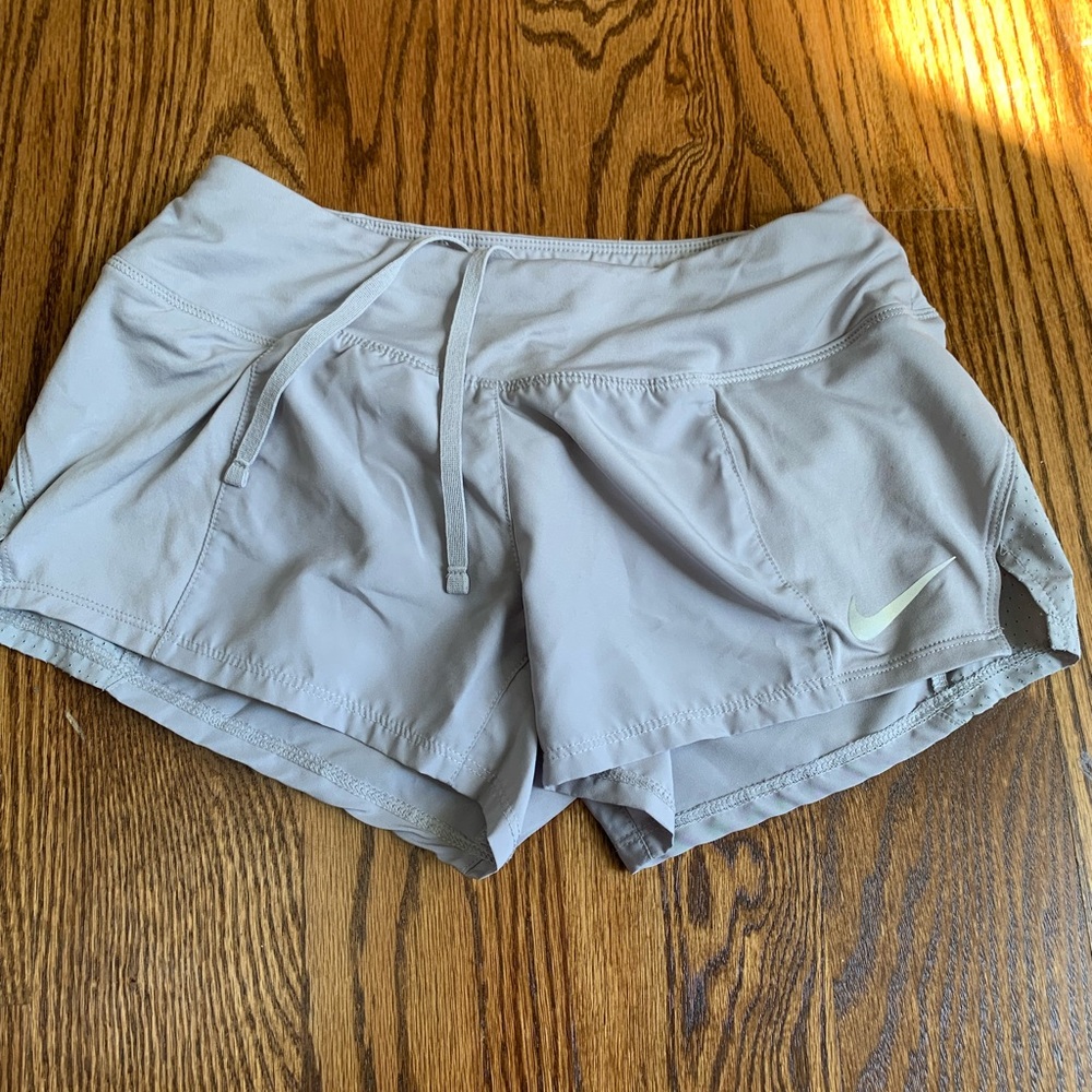 grey nike shorts